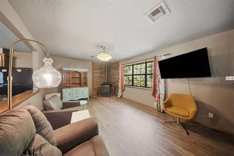 Living - 662 S Range Rd, Mcloud, OK 74851 photo 1 of 3