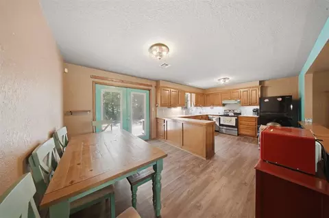Dining - 662 S Range Rd, Mcloud, OK 74851 photo 2 of 2