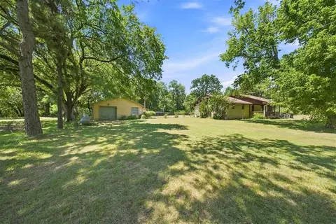 Exterior - 662 S Range Rd, Mcloud, OK 74851 photo 6 of 10