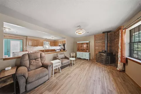 Living - 662 S Range Rd, Mcloud, OK 74851 photo 2 of 3