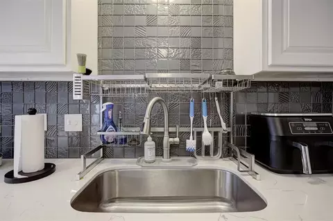 Kitchen - 2134 Jazzman Dr, Norman, OK 73071 photo 7 of 7