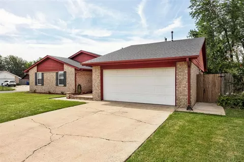 Exterior - 2134 Jazzman Dr, Norman, OK 73071 photo 2 of 6