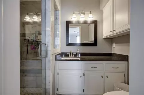 Bath - 2134 Jazzman Dr, Norman, OK 73071 photo 1 of 5