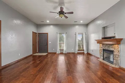Living - 403 Scissor Tail Ln, Tuttle, OK 73089 photo 1 of 3