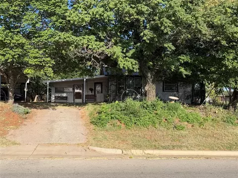 Other - 104 W Johnny Bench St, Binger, OK 73009 photo 3 of 8