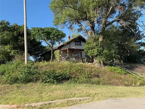 Other - 104 W Johnny Bench St, Binger, OK 73009 photo 4 of 8