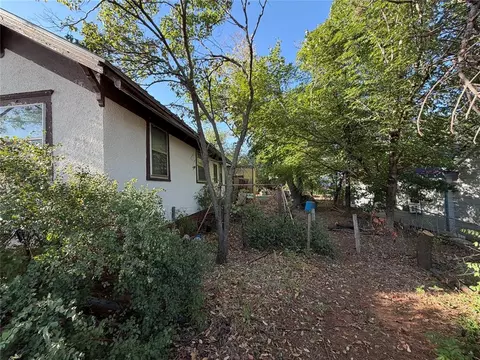Exterior - 104 W Johnny Bench St, Binger, OK 73009 photo 4 of 12