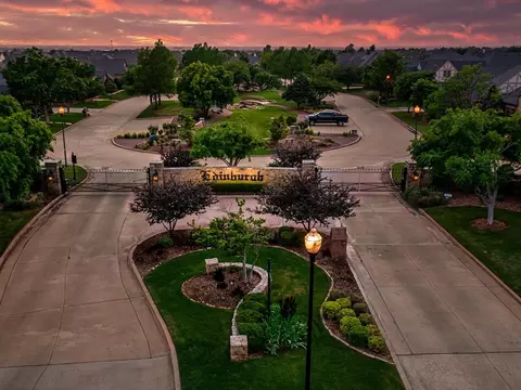 2933 NW 160 St, Edmond, OK 73013