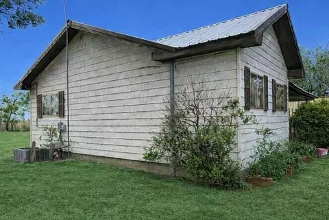 Exterior - 18492 E 1270 Rd, Sayre, OK 73662 photo 2 of 4