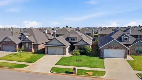 3317 NW 158th St, Edmond, OK 73013