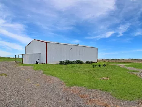 Exterior - 17320 E 1250 Rd, Erick, OK 73645 photo 7 of 8