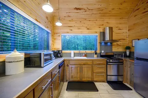 Kitchen - 45 Pine Knot Trl, Broken Bow, OK 74728 photo 4 of 4