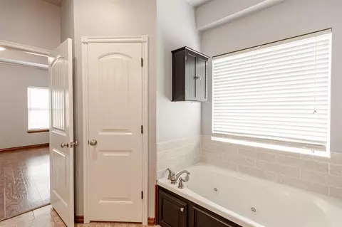 Entry Way - 2318 Tailwind Dr, Purcell, OK 73080 photo 2 of 2