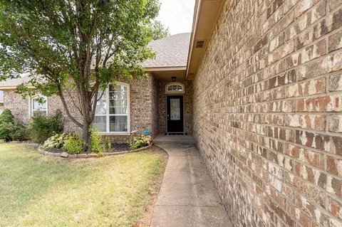Exterior - 2318 Tailwind Dr, Purcell, OK 73080 photo 6 of 10