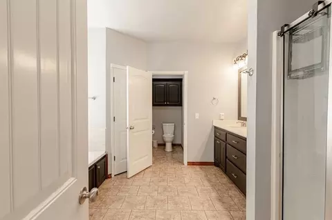 Bath - 2318 Tailwind Dr, Purcell, OK 73080 photo 1 of 4