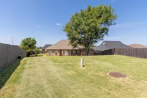 Exterior - 2318 Tailwind Dr, Purcell, OK 73080 photo 8 of 10