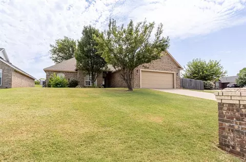 Exterior - 2318 Tailwind Dr, Purcell, OK 73080 photo 2 of 10