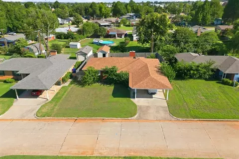 304 Country Club Ter, Midwest City, OK 73110