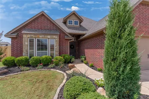 Exterior - 4933 Champlain Pl, Edmond, OK 73025 photo 4 of 4