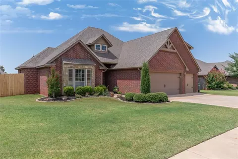 Exterior - 4933 Champlain Pl, Edmond, OK 73025 photo 3 of 4