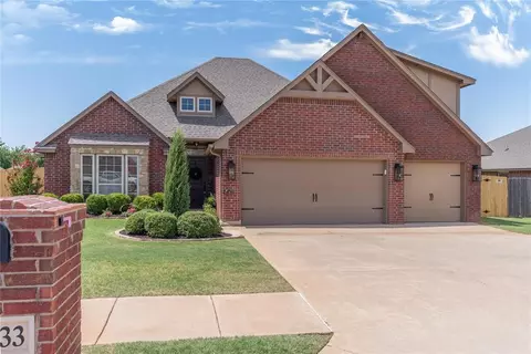 Exterior - 4933 Champlain Pl, Edmond, OK 73025 photo 2 of 4