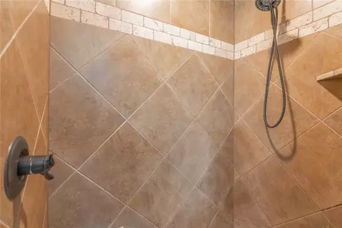 Bath - 4933 Champlain Pl, Edmond, OK 73025 photo 3 of 3