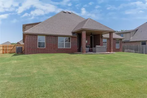 Exterior - 4933 Champlain Pl, Edmond, OK 73025 photo 4 of 4