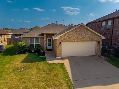 8208 NW 106th Cir, Oklahoma City, OK 73162
