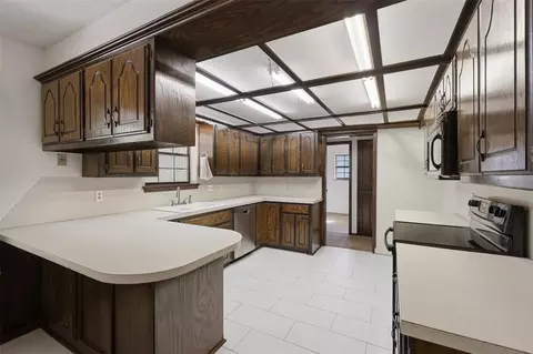 Kitchen - 14400 Etowah Rd, Noble, OK 73068 photo 2 of 5