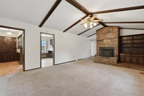 Living - 14400 Etowah Rd, Noble, OK 73068 photo 2 of 5