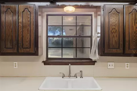 Kitchen - 14400 Etowah Rd, Noble, OK 73068 photo 4 of 5