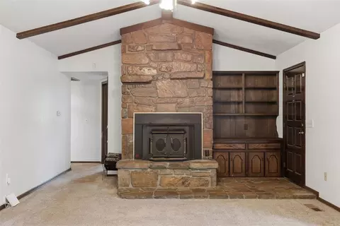 Living - 14400 Etowah Rd, Noble, OK 73068 photo 4 of 5