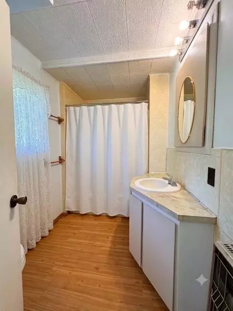 Bath - 442827 E 1930, Ringold, OK 74754 photo 2 of 3
