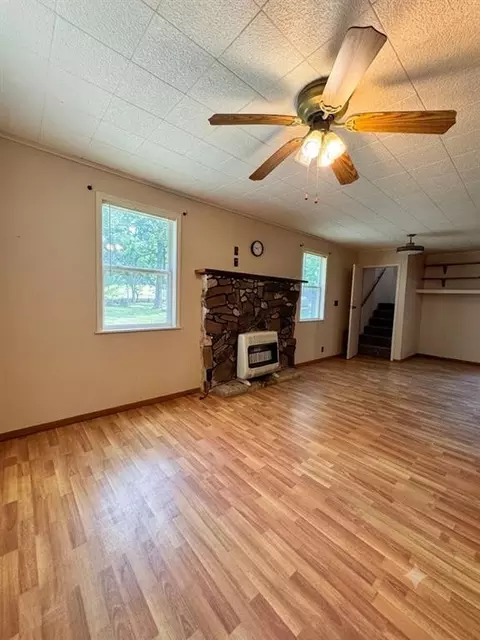 Living - 442827 E 1930, Ringold, OK 74754 photo 1 of 2