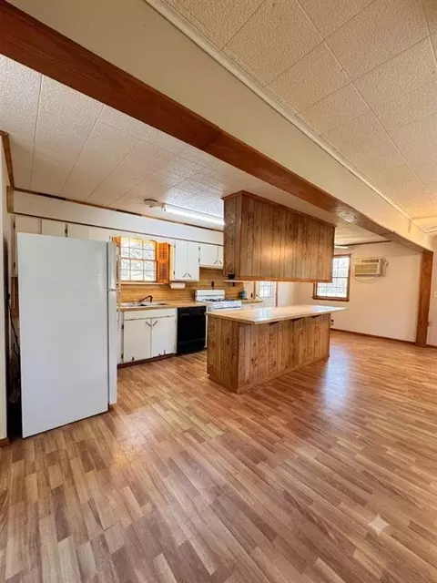 Kitchen - 442827 E 1930, Ringold, OK 74754 photo 2 of 2