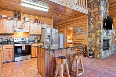 Kitchen - 197 Ebb Tide Rd, Broken Bow, OK 74728 photo 2 of 6
