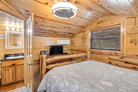 Bedroom - 197 Ebb Tide Rd, Broken Bow, OK 74728 photo 7 of 7