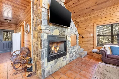 Living - 197 Ebb Tide Rd, Broken Bow, OK 74728 photo 6 of 6