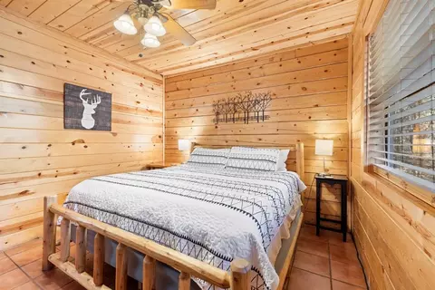 Bedroom - 197 Ebb Tide Rd, Broken Bow, OK 74728 photo 2 of 7