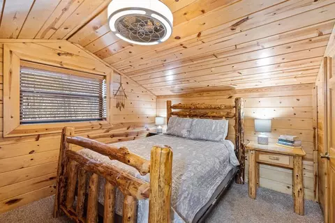Bedroom - 197 Ebb Tide Rd, Broken Bow, OK 74728 photo 4 of 7