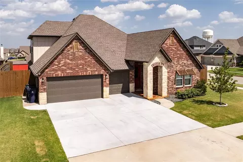 300 Bray Ln, Yukon, OK 73099