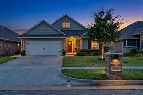 9040 NW 119th St, Yukon, OK 73099