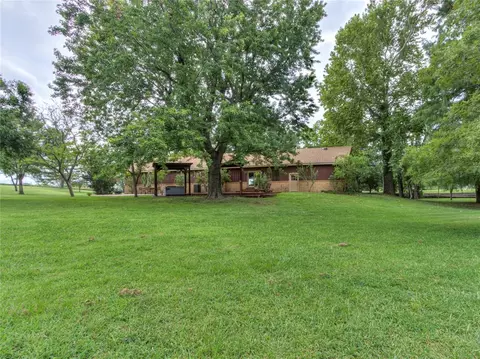 Exterior - 3555 E Imhoff Rd, Norman, OK 73026 photo 8 of 10