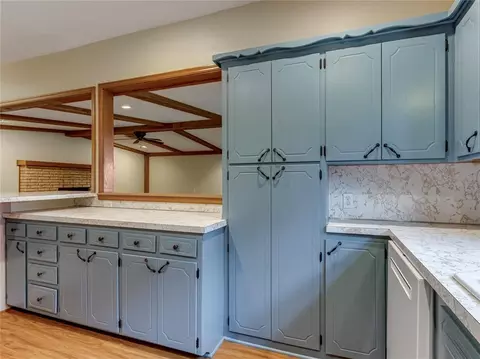 Kitchen - 3555 E Imhoff Rd, Norman, OK 73026 photo 2 of 5