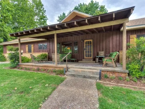 Exterior - 3555 E Imhoff Rd, Norman, OK 73026 photo 3 of 10