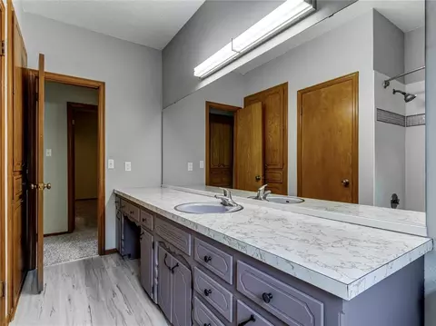 Bath - 3555 E Imhoff Rd, Norman, OK 73026 photo 5 of 6