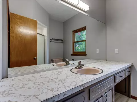 Bath - 3555 E Imhoff Rd, Norman, OK 73026 photo 1 of 6