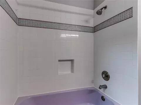 Bath - 3555 E Imhoff Rd, Norman, OK 73026 photo 6 of 6