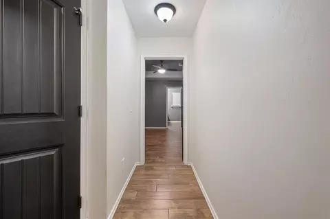 Entry Way - 401 Tecumseh Meadows Ct, Norman, OK 73069 photo 5 of 5