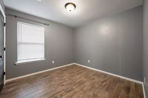 Bedroom - 401 Tecumseh Meadows Ct, Norman, OK 73069 photo 1 of 3